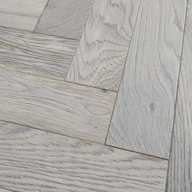 California Brushed Herringbone Engineered Oak Parquet Wood Flooring 15/4mm x 90mm x 400mm