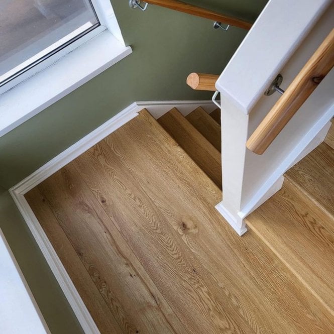 Knot and Grain Lofthouse Kensington Natural Oak Laminate Plank Flooring, 15mm, Underlay Attached, V Groove System, 1.20m2