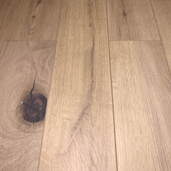 Knot and Grain Lofthouse Prague Oak Laminate Plank Flooring, 15mm, Underlay Attached, V Groove System, 1.20m2