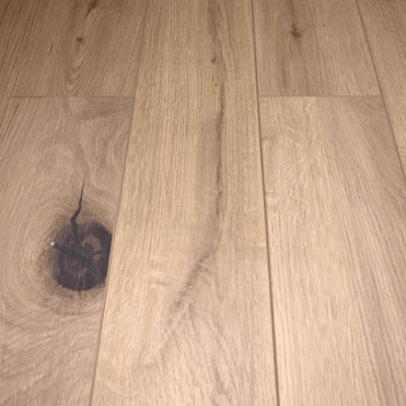 Lofthouse Prague Oak Laminate Plank Flooring, 15mm, Underlay Attached, V Groove System, 1.20m2