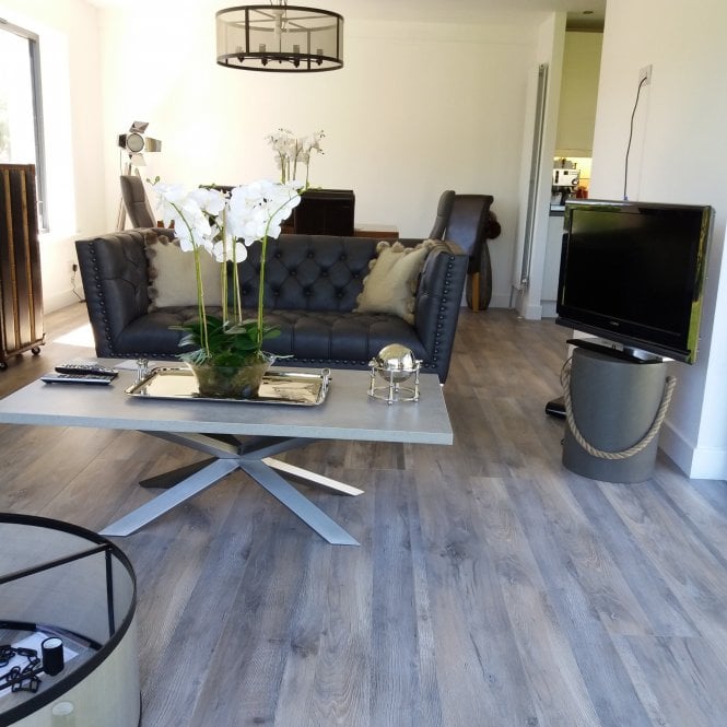 Knot and Grain Lofthouse Richmond Grey Oak Laminate Plank Flooring, 15mm, Underlay Attached, V Groove System, 1.20m2