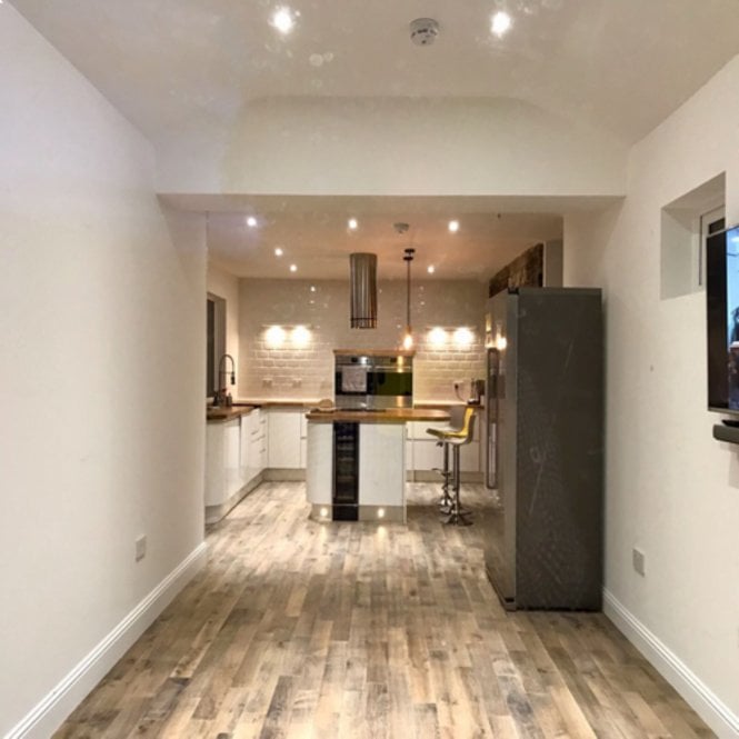 Lagginhorn Brushed White Engineered Oak Wood Flooring 18/5mm x 125mm