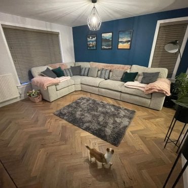 Lario Distressed Herringbone Engineered Oak Parquet Wood Flooring 18/5mm x 90mm x 400mm