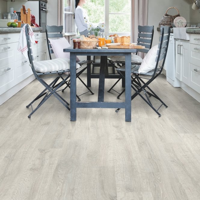 Quickstep Classic Quick-Step Classic Reclaimed White Patina Oak CL1653 Laminate Flooring (8mm)